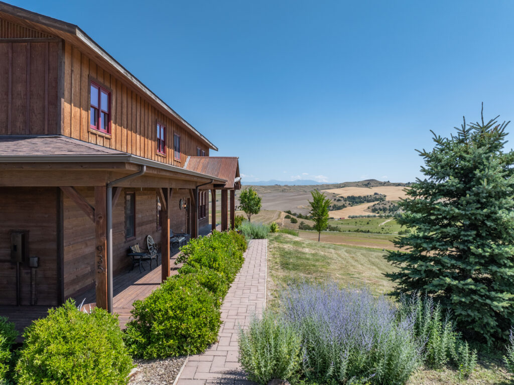 935 Bates, Front porch and walkway