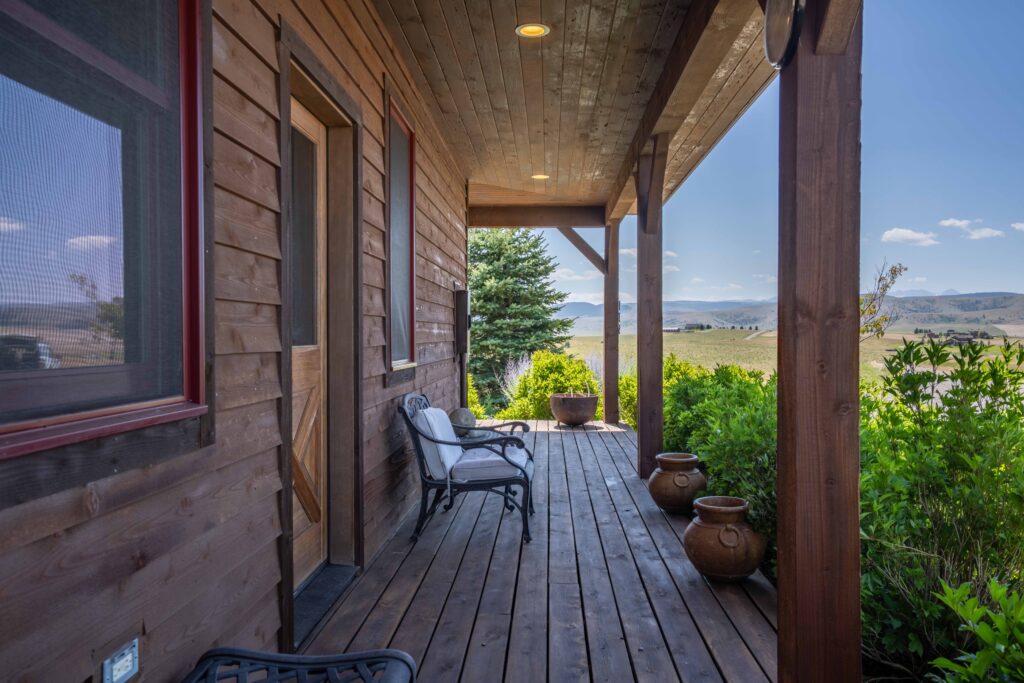 935 Bates, Covered porch