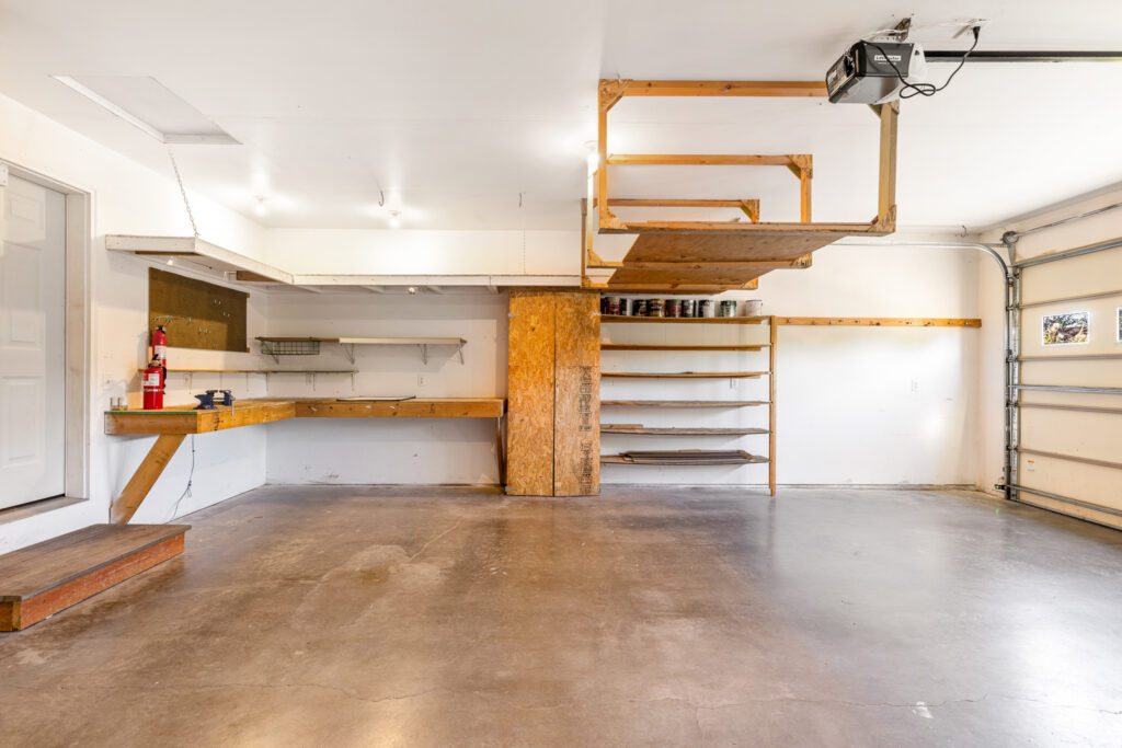 42 Indian Grove, garage interior