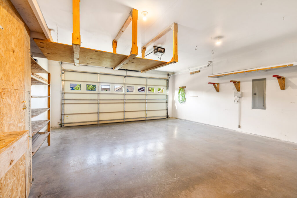 42 Indian Grove, garage interior