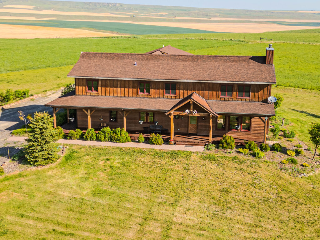 935 Bates Rd, front view