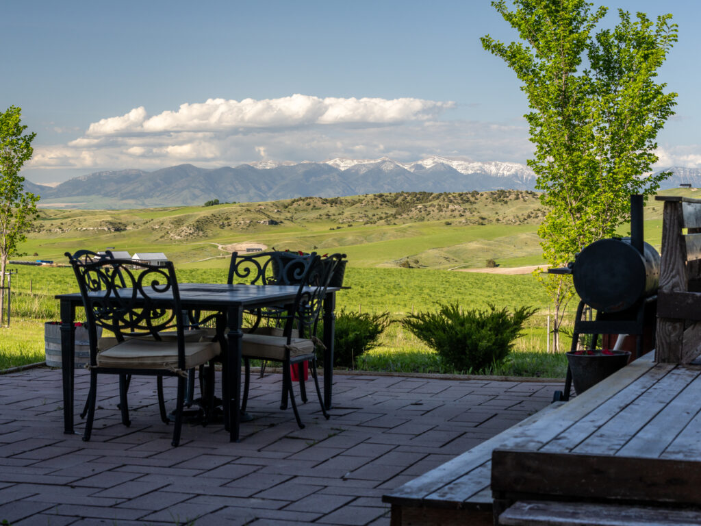 935 Bates Rd, view with patio
