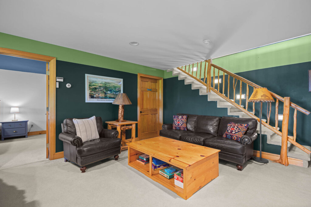 1099 Winchester, Downstairs Living room
