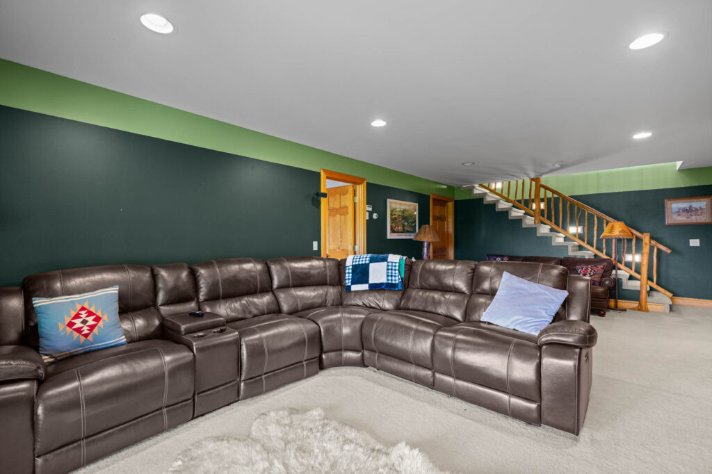 1099 Winchester, Downstairs Living room