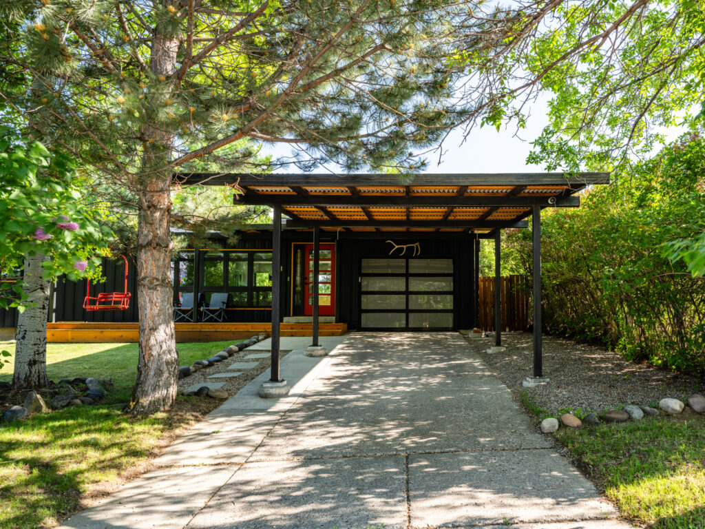 1206 N Cedarview, front of house and carport