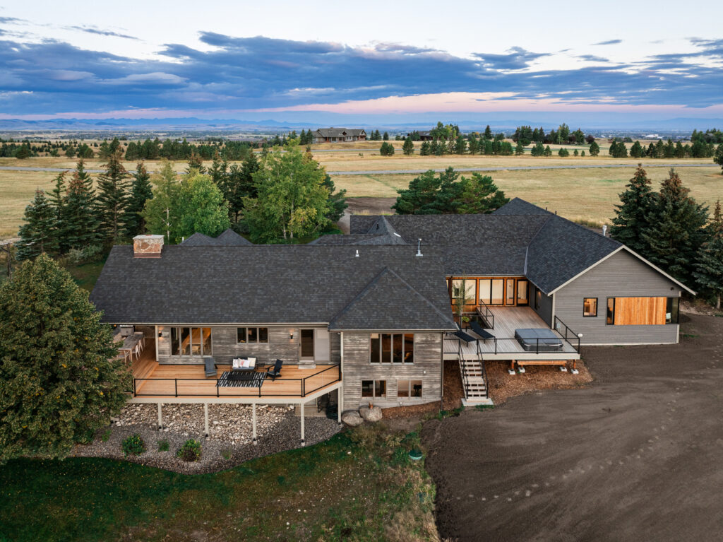 370 Star Ridge, back of house close up