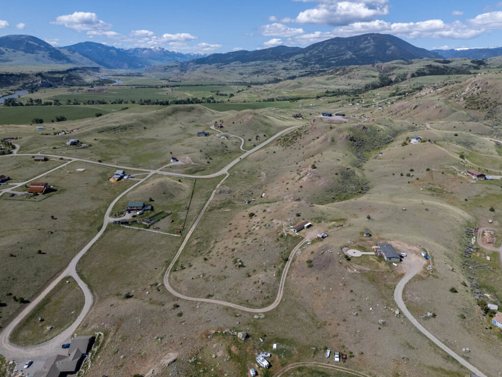 65 Arcturus, aerial view of neighborhood