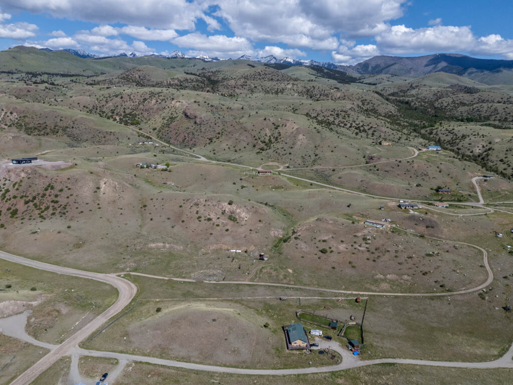 65 Arcturus, aerial view of neighborhood