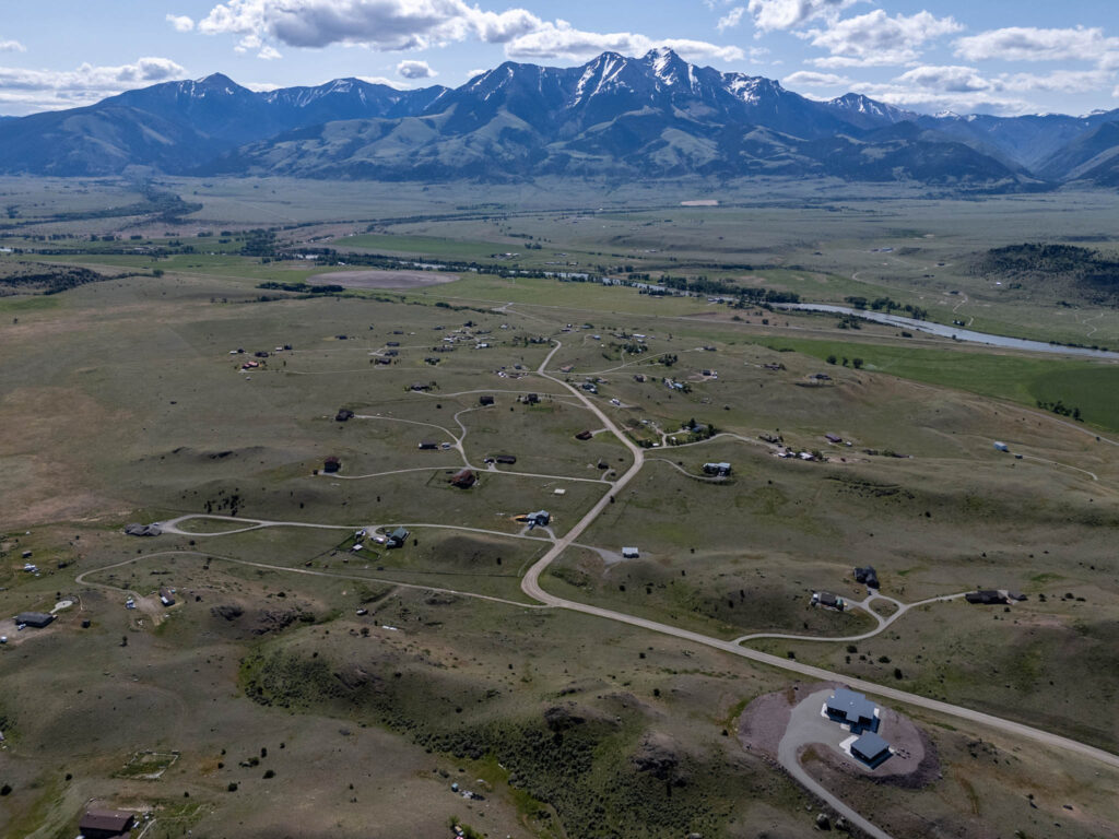 65 Arcturus, aerial view of neighborhood