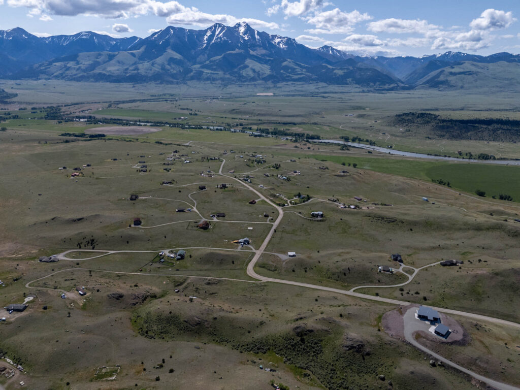 65 Arcturus, aerial view of neighborhood