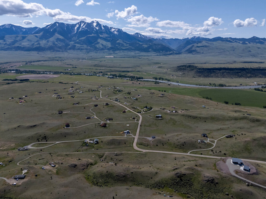 65 Arcturus, aerial view of neighborhood