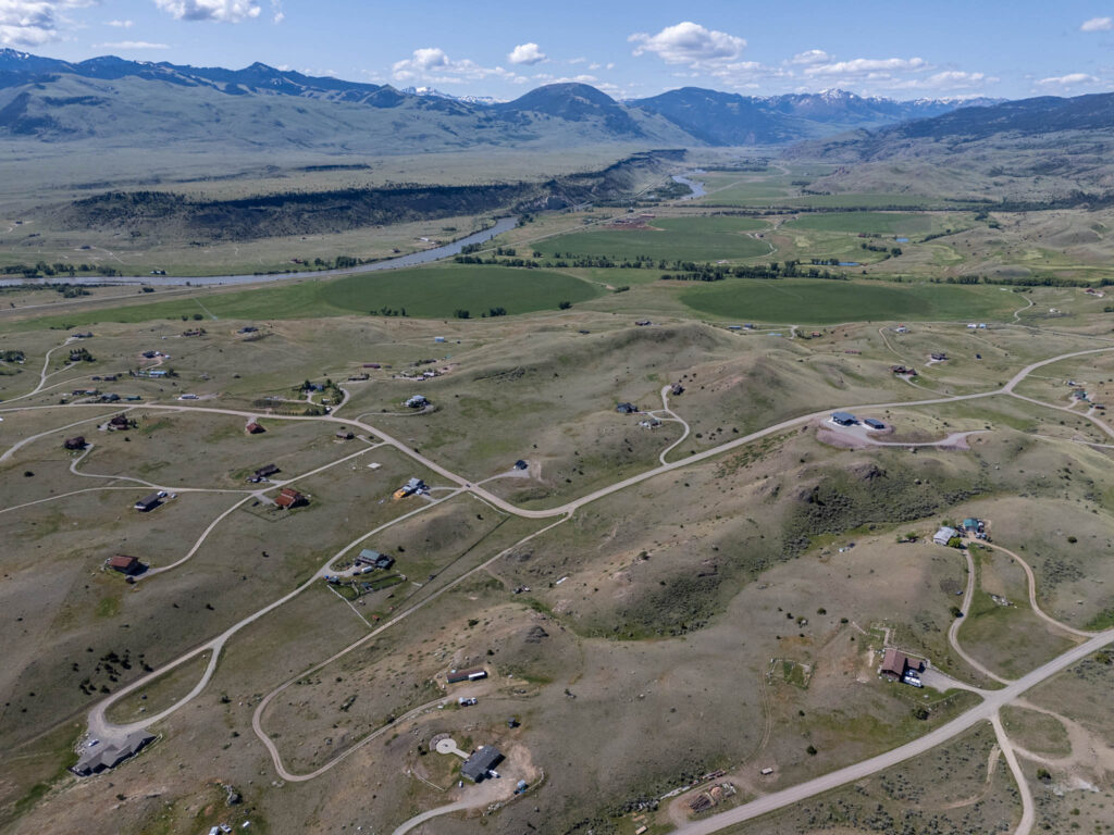65 Arcturus, aerial view of neighborhood