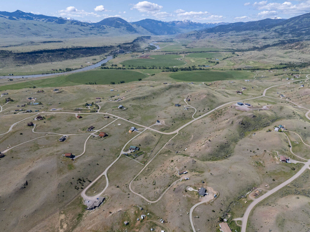 65 Arcturus, aerial view of neighborhood