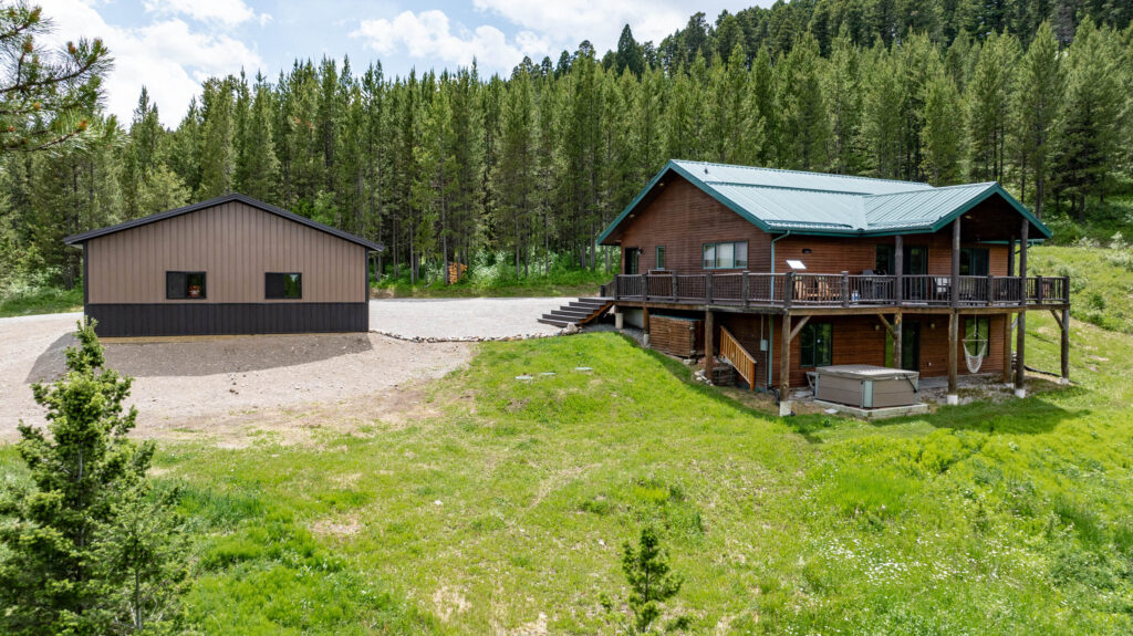 1099 Winchester, exterior house and barn