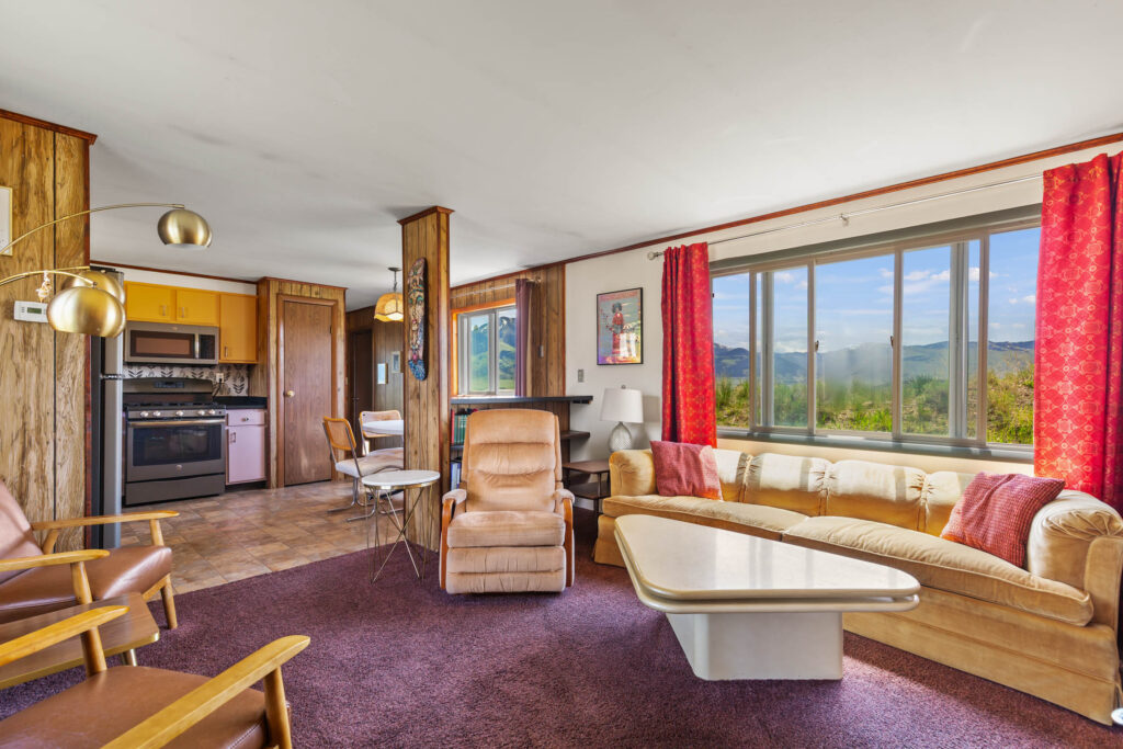 65 Arcturus, living room, kitchen