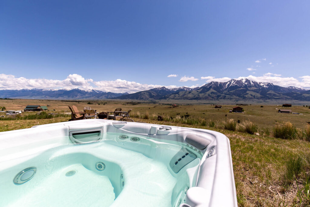 65 Arcturus, hot tub