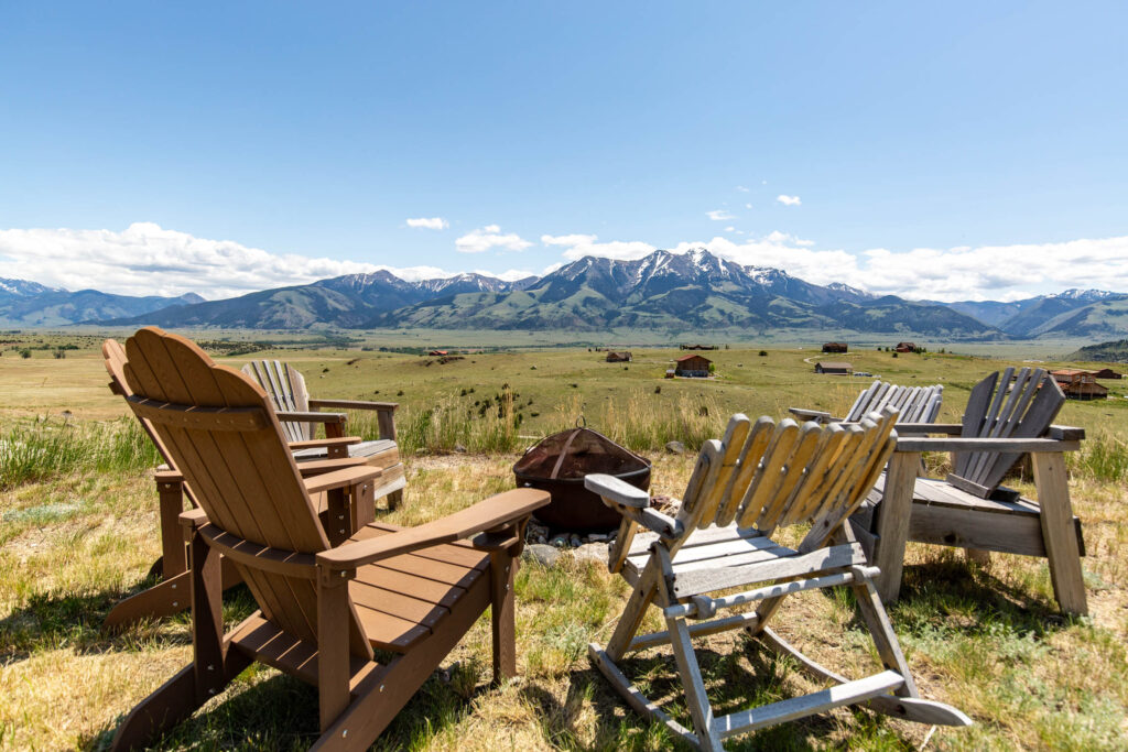 65 Arcturus, view with outdoor chairs
