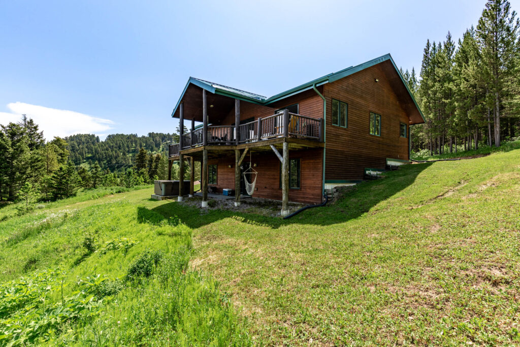 1099 Winchester, exterior shot of back deck