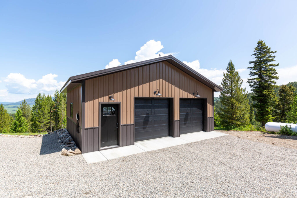 1099 Winchester, barn