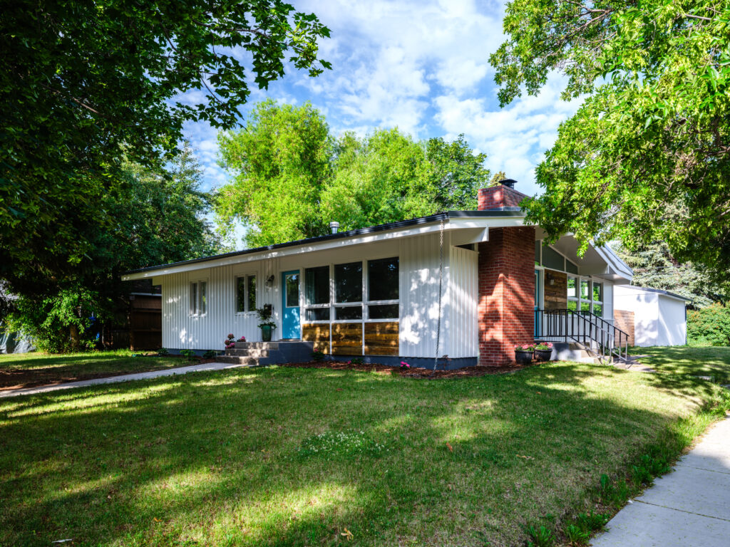 701 S 14th, corner of house