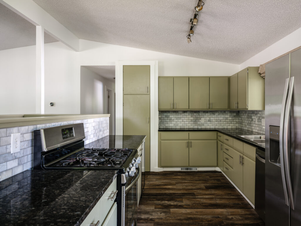 701 S 14th, kitchen with pantry