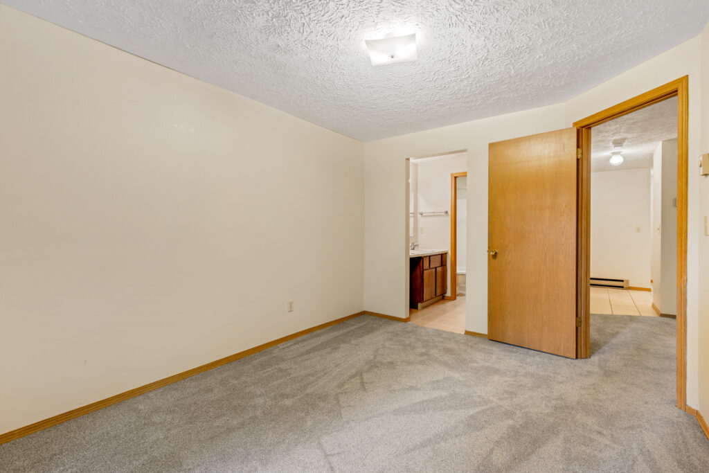 719 S Church #10, Primary suite with bathroom