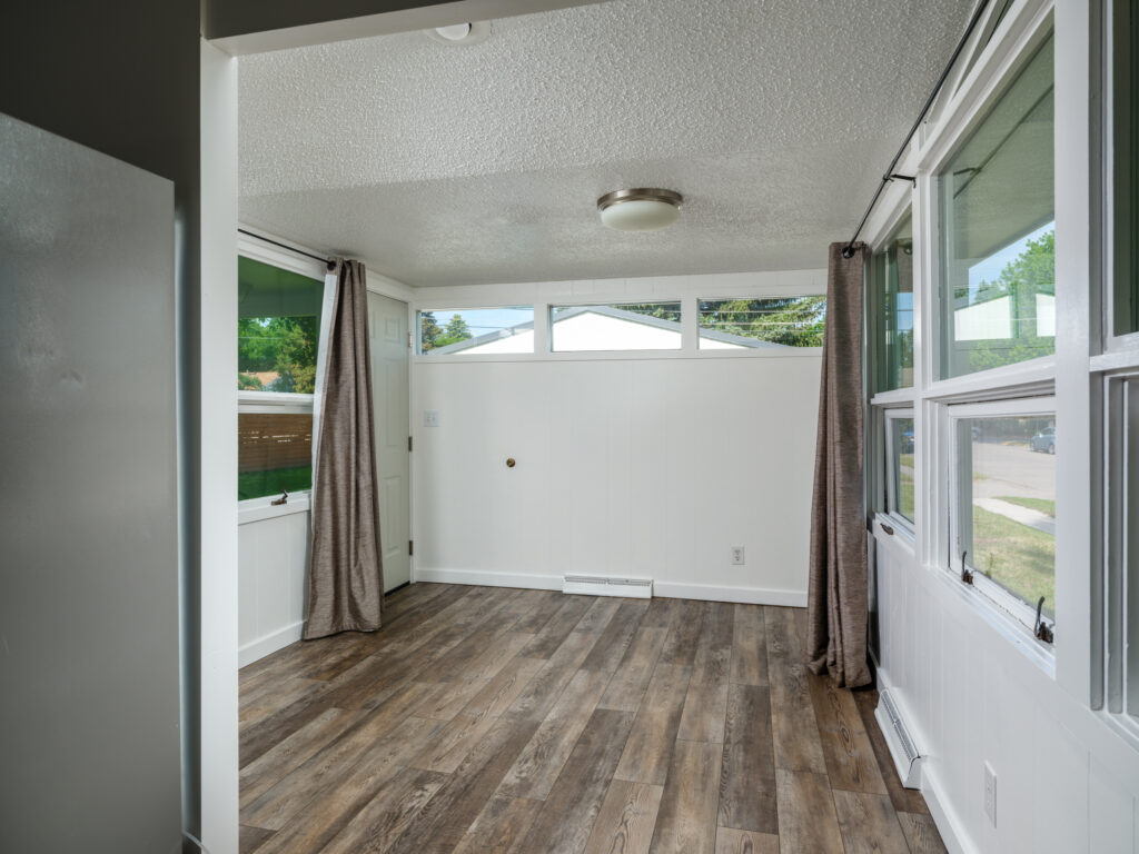 701 S 14th, dining room