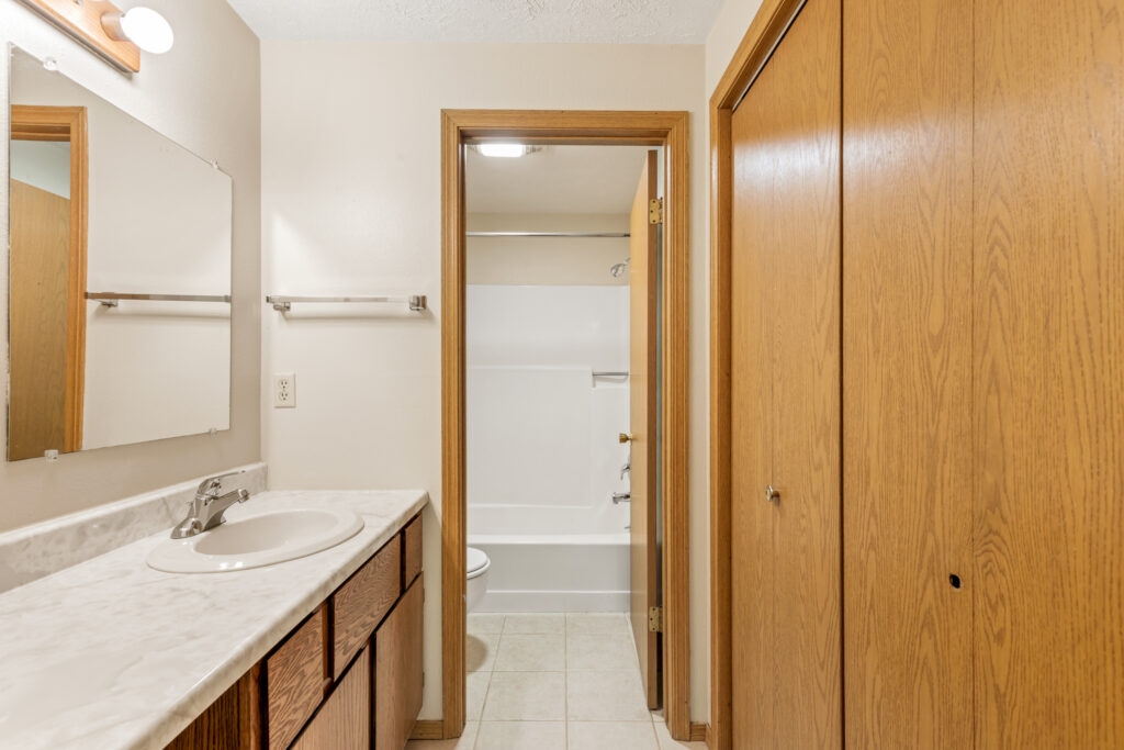 719 S Church #10, Primary bathroom