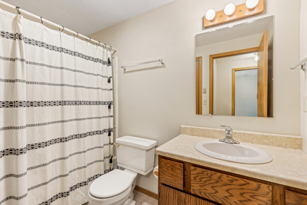719 S Church #10, bathroom #2