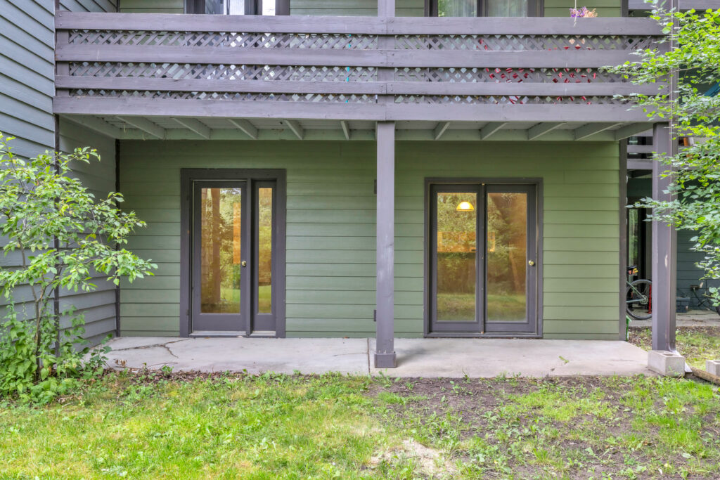 719 S Church #10, outside patio