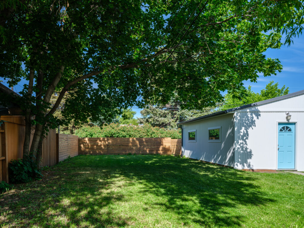 701 S 14th, backyard and garage