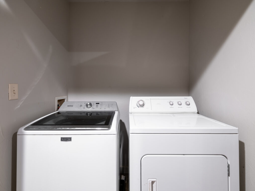 941 Saxon A, washer and dryer