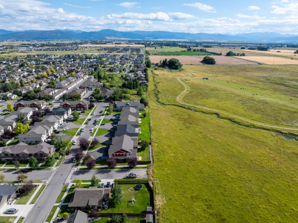 941 Saxon A, aerial of neighborhood