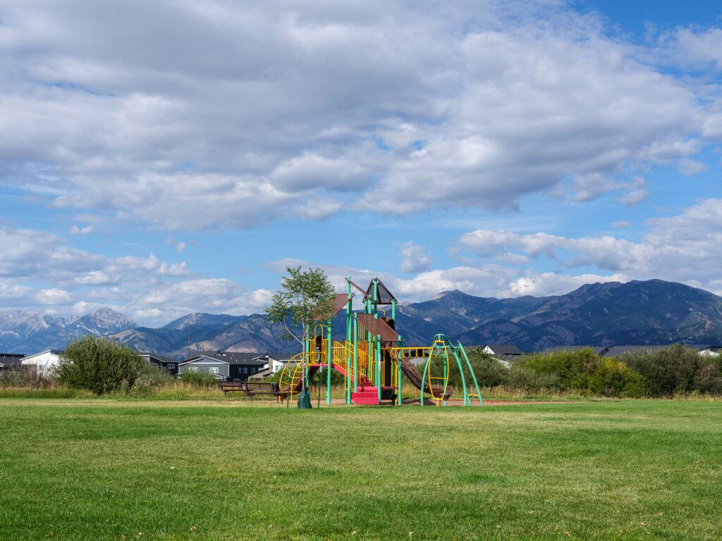 941 Saxon A, playground