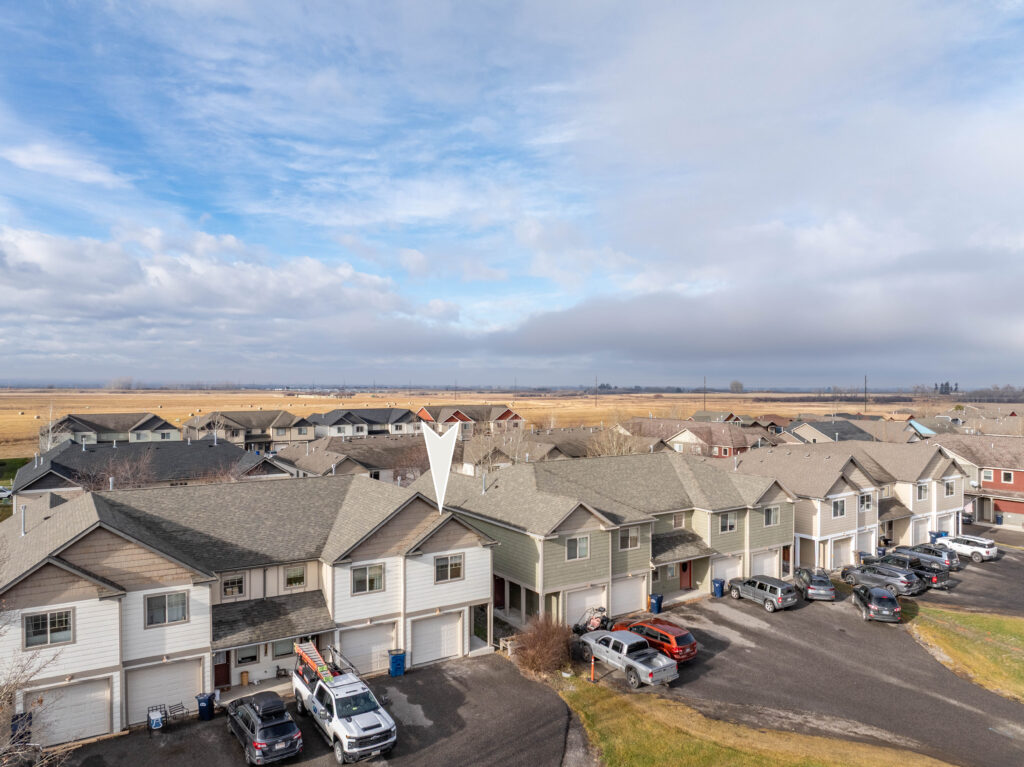 935 Forestglen Dr, Unit D - exterior with arrow pointing to unit