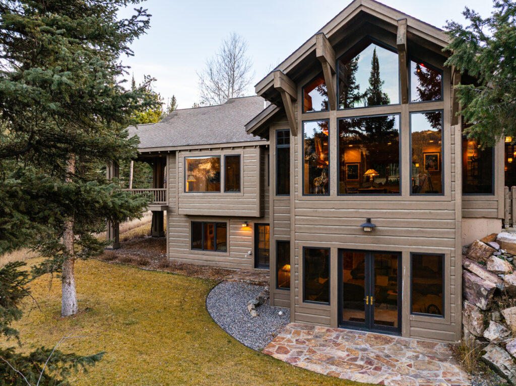 1055 Skywood Rd, back view