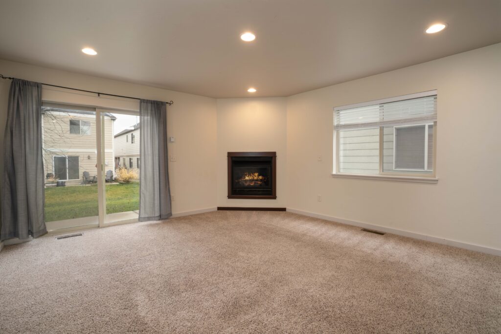 935 Forestglen Dr, Unit D - living room without staging, fireplace
