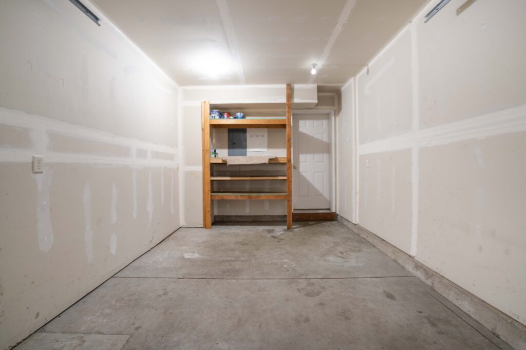 935 Forestglen Dr, Unit D - garage shelving