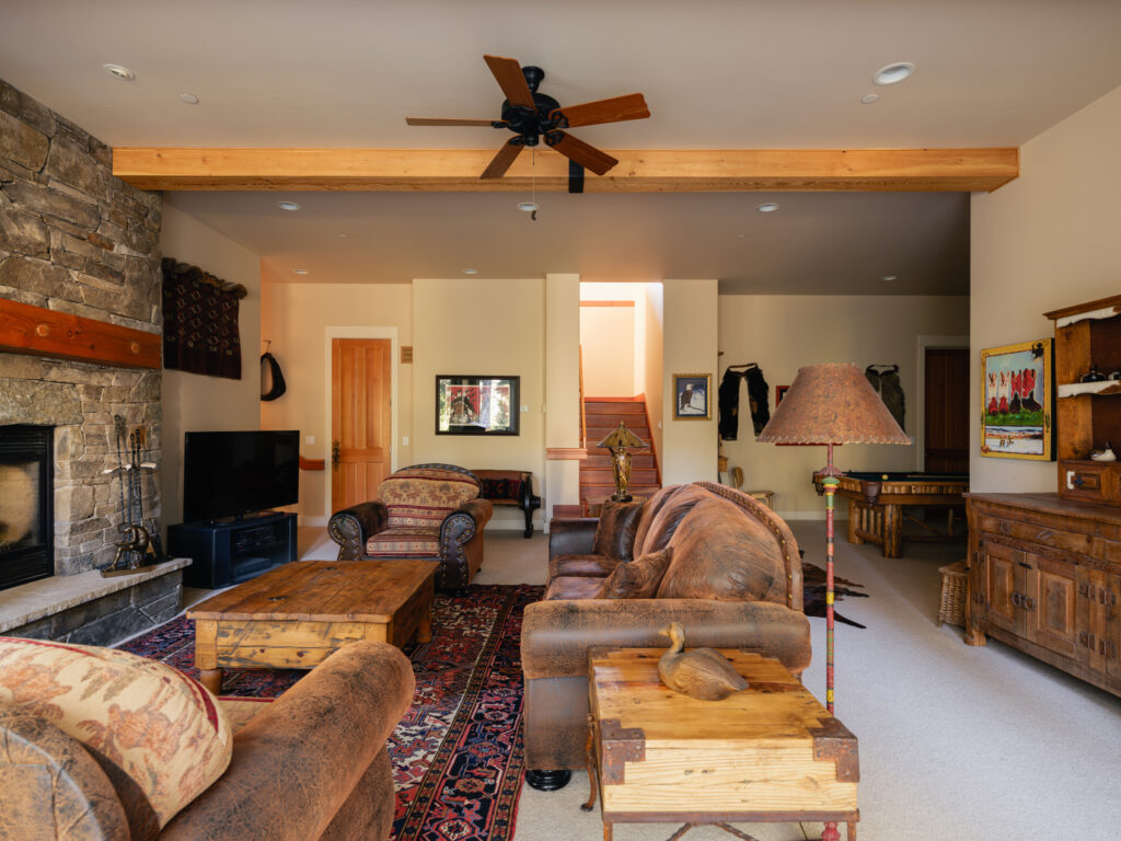 1055 Skywood Rd, lower livingroom