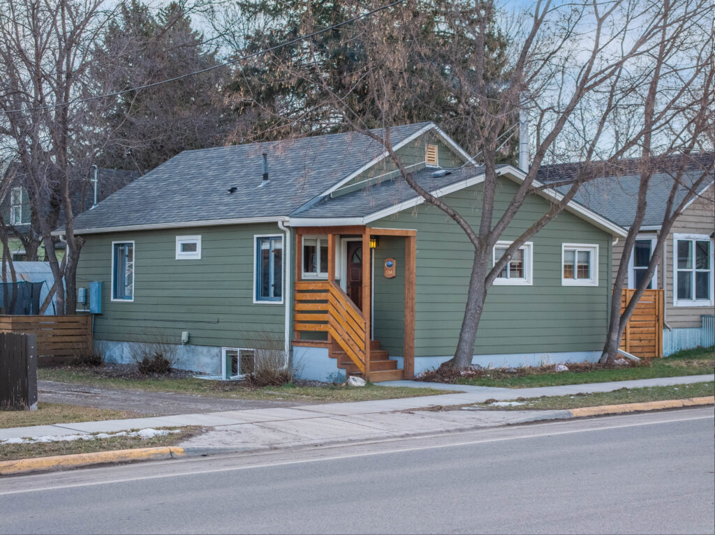 810 N Rouse - front of property