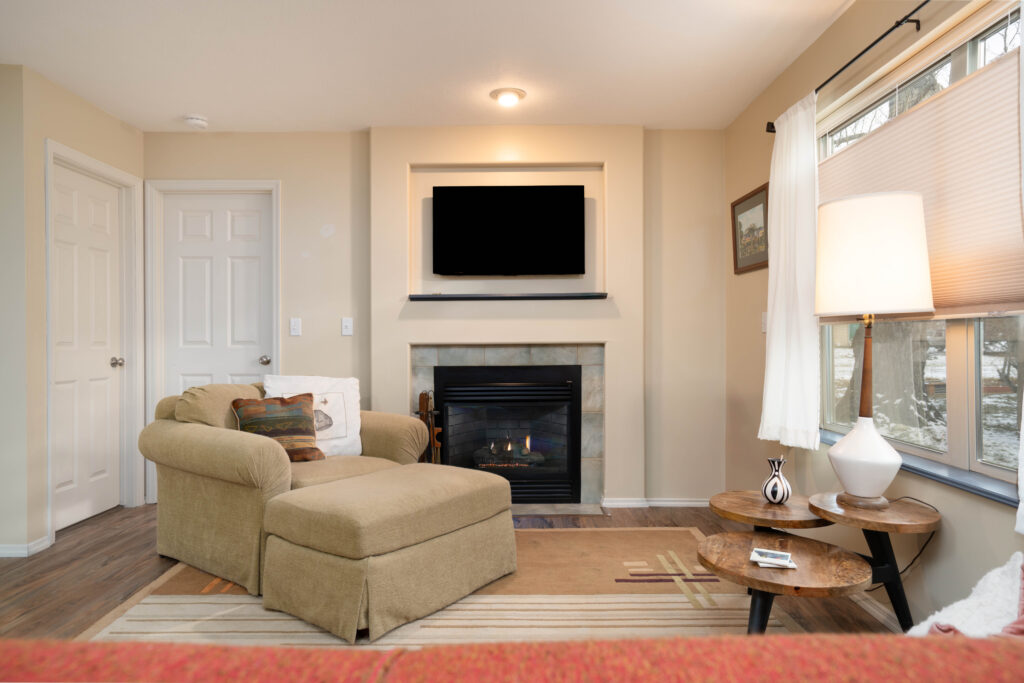 42 N 25th Ave - living room fireplace