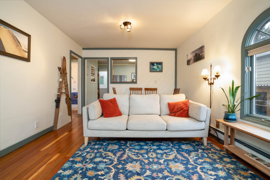 810 N Rouse - living room facing kitchen