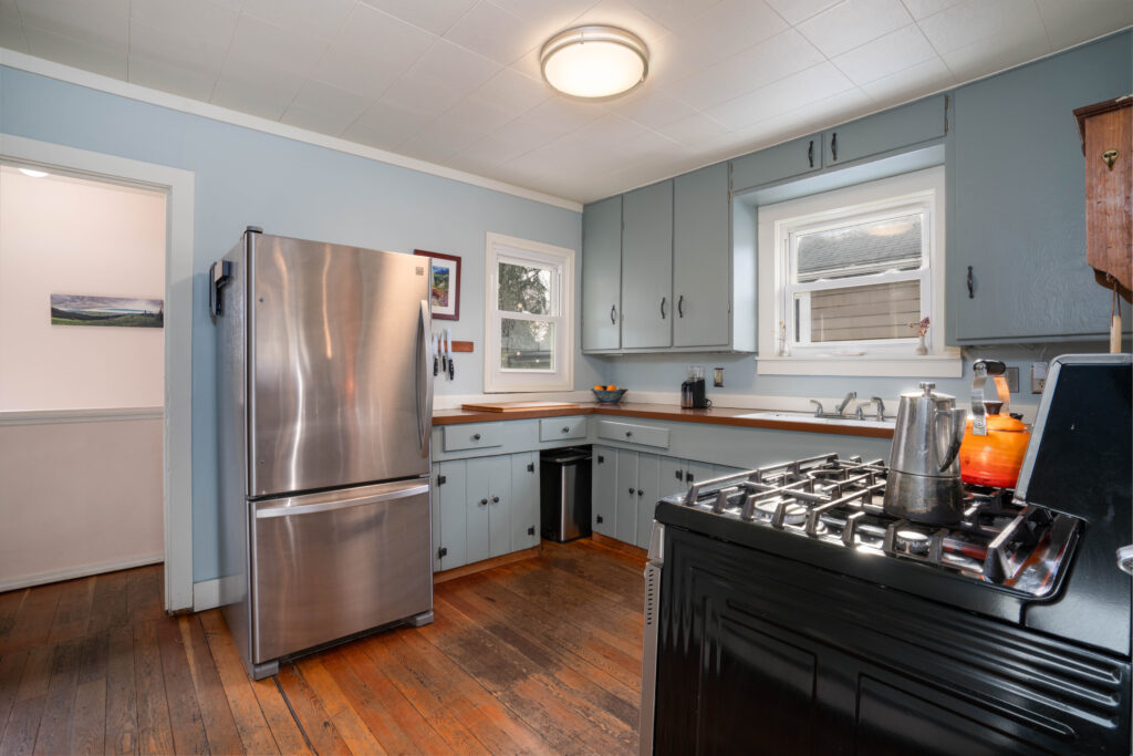 810 N Rouse - kitchen with fridge