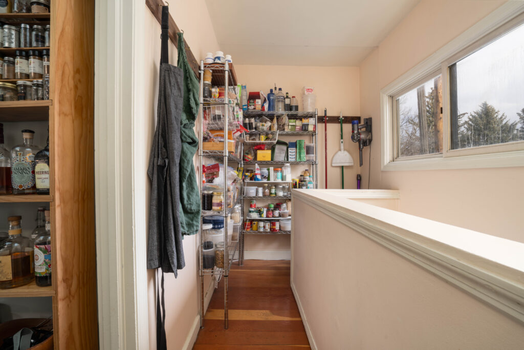 810 N Rouse - pantry