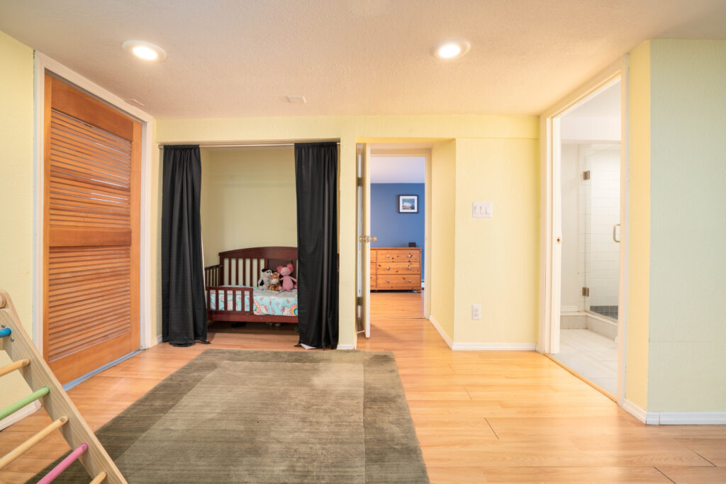 810 N Rouse - Lower living room