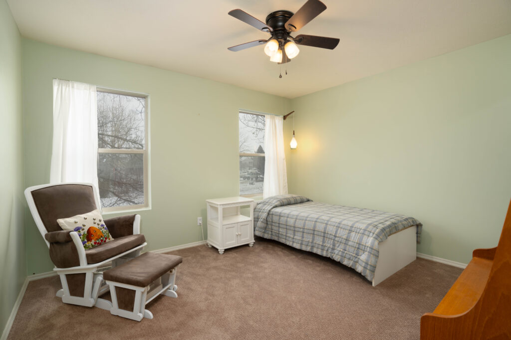 42 N 25th Ave - bedroom #2