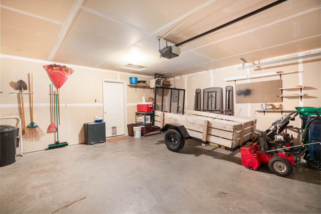 42 N 25th Ave - Garage