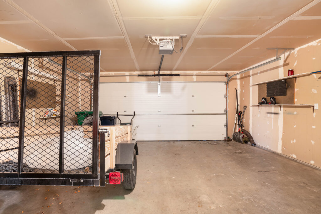 42 N 25th Ave - Garage