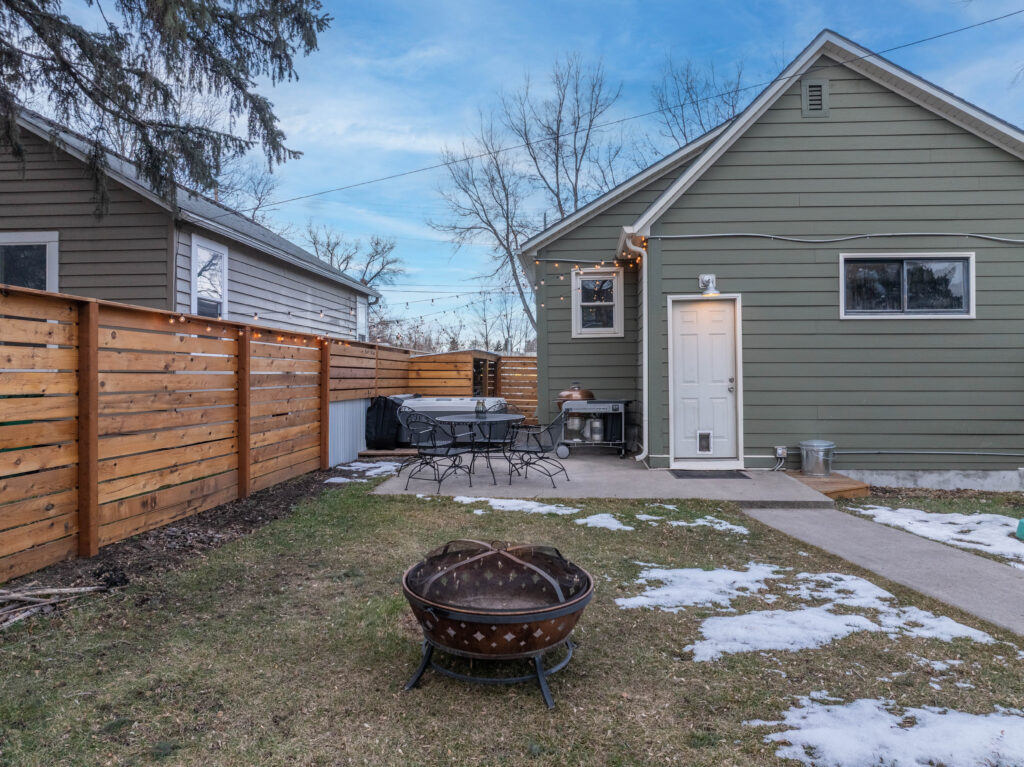 810 N Rouse - backyard