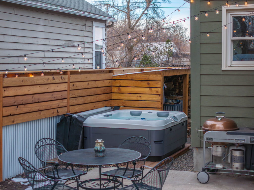 810 N Rouse - hot tub and patio